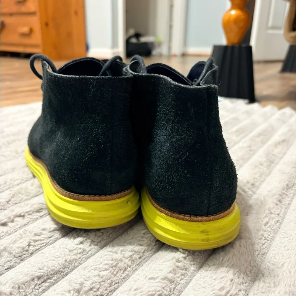 🔥 Cole Haan Lunargrand Suede Chukka Boots – Men’s Size 10 | Iconic Neon Sole